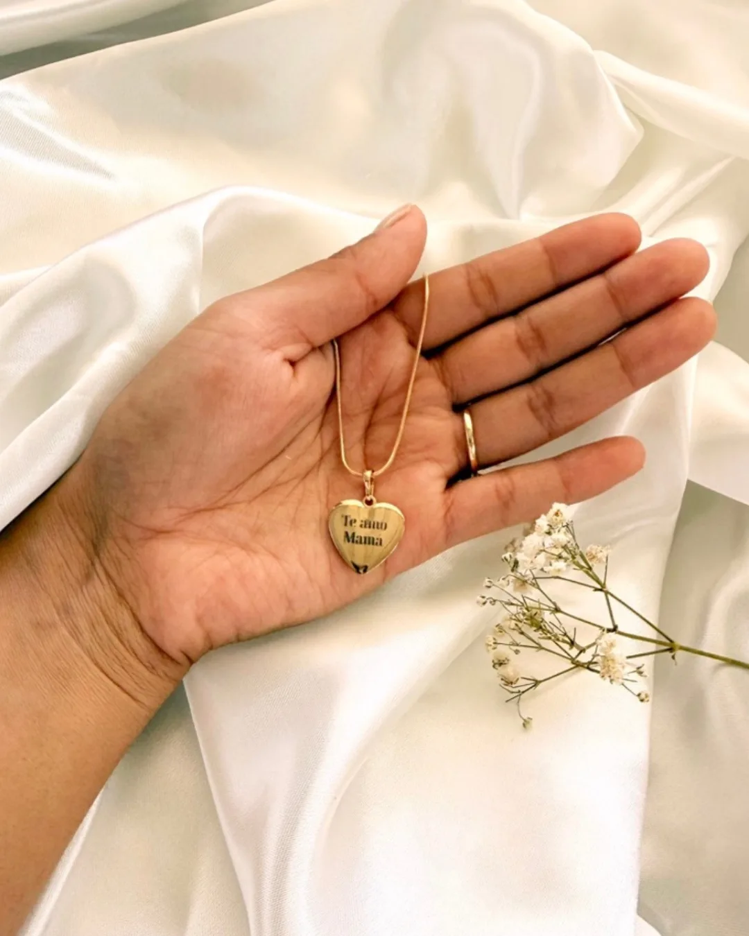 Collar virgencita — vista 2